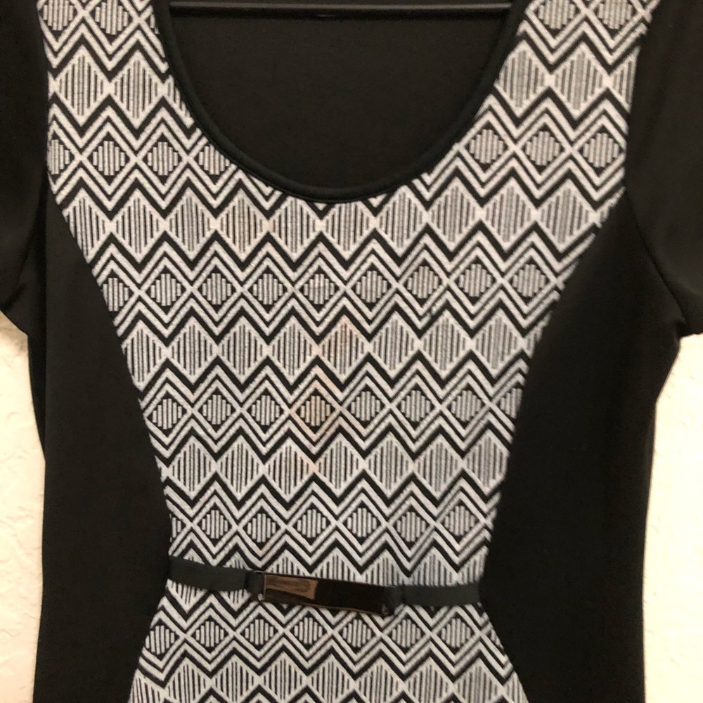 Dress - Picture 2 of 4